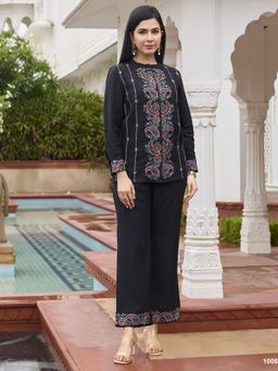 Autumnlane - Opela Jade Embroidery Co-Ord Set - Black