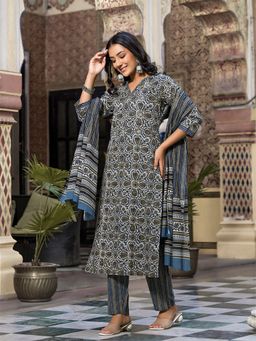 Aravalii - Multi-Color Floral Printed Kurta with Pant & Dupatta (Set of 3)