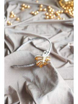 Choko - Kids Studded Butterfly Detailing Hairband-White & Golden