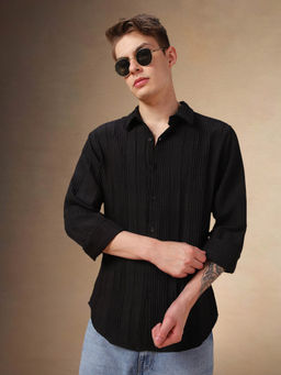 Dennis Lingo - Men Black Solid Textured Spread Collar Long Sleeves Regular Fit Casual Shirt