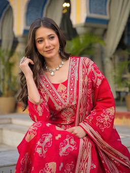 Vaamsi - Women Pink Viscose Ikat Straight Kurta With Pant & Dupatta