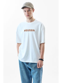 Snitch - Oversized Fit Cotton Bussin White T-Shirt