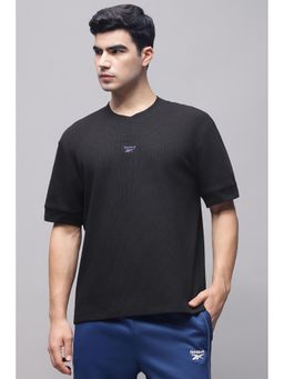 Reebok - Men Black Textured T-Shirt