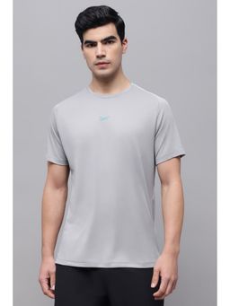 Reebok - Men Grey Textured T-Shirt