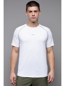 Reebok - Men White Textured T-Shirt