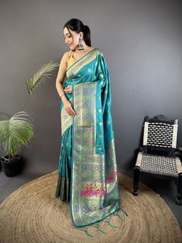 Elora - Turquoise Geometric Saree With Unstitched Blouse