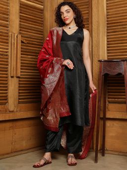 Qissa - Women Black Polyester Solid Kurta & Pant with Dupatta