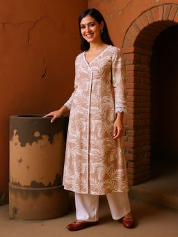 Qissa - Women Beige Cotton Blend Floral Kurta & Pant