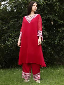 Qissa - Women Red Georgette Floral Kurta & Pant