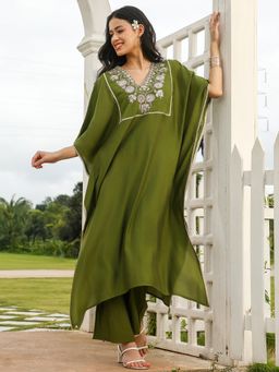 Qissa - Women Green Viscose Floral Kaftan Kurta & Pant