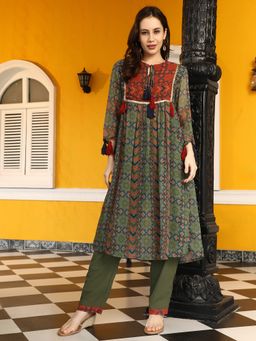 Qissa - Women Green Polyester Geometric Kurta And Pant