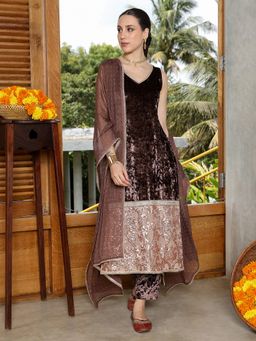 Qissa - Women Brown Velvet Embroidered Kurta & Pant