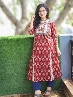 DESI SANDOOK - Red Floral Straight Kurta