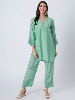 Moomaya - Green Exclusive Silk Kurta and Pant (Set of 2)