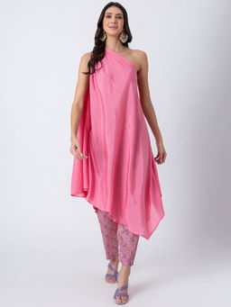 Moomaya - Pink Kurta with Pant (Set of 2)