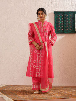 OMI - Hot Pink Panelled Kurta with Pant and Dupatta (Set of 3)
