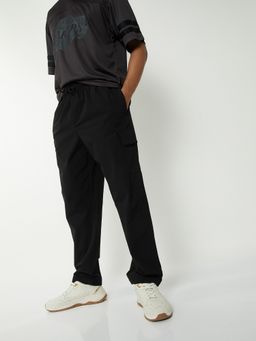 max - Men Solid Black Cargo Track Pants