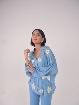 WHY SO BLUE - Lisa Applique Modal Shirt