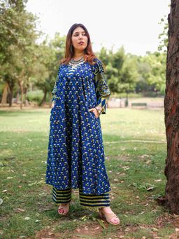 Laado - Mihika Indigo Blue Floral Ajrakh Kurta With Pants