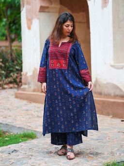 Laado - Mihika Navy Blue Ajrakh Yoke Kurta With Pants