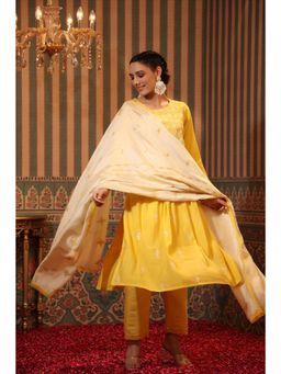 Scakhi - Yellow Floral Embroidered Side Slits Kurta Trousers Dupatta (Set of 3)