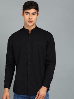 Urbano Fashion - Men Black Blue Cotton Slim Fit Solid Shirt
