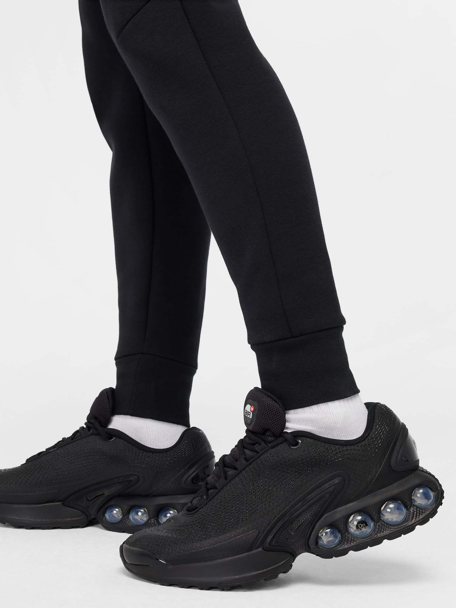 buy nike joggers online