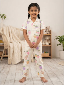 Nottie Planet - Kids White Printed Nightsuit