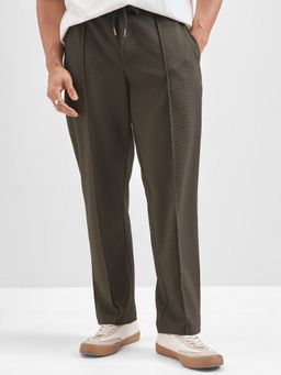 HIGHLANDER - Men Olive Relaxed Fit Front Creased Pintuck Knitted Olive Pant