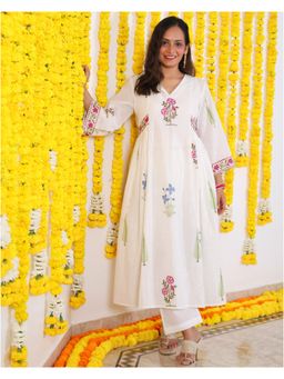 Sivaka India - White Handblock Print Cotton Lurex Kurta & Pant with Slip (Set of 3)