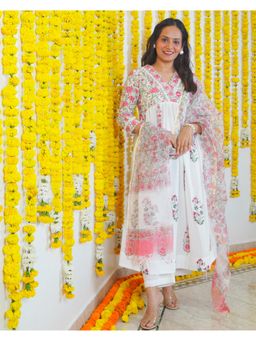 Sivaka India - White Floral Handblock Print Cotton Kurta and Pant with Dupatta (Set of 3)