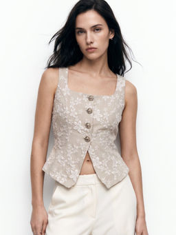 Outzidr - Beige Sleeveless Front Buttoned Top