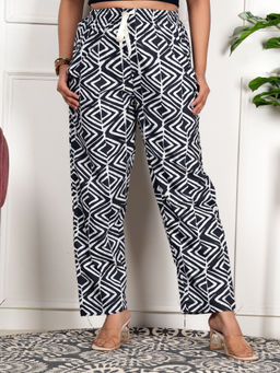 Style Shoes - Black Printed Rayon Mid Waist Pajama