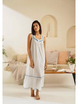 Muvazo - Serene Lace Trim White Dress