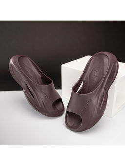 Red Tape - Men's Solid Wine Sliders