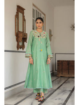 Label Niti Bothra - Green Gulzar Round Neck Embroidered Kurta and Pant (Set of 2)