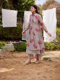 Naaz By Noor - Grey Kurta with Pant (Set of 2)