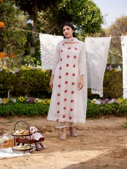 Naaz By Noor - White Daisy Kurta with Pant and Dupatta (Set of 3)