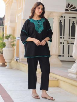 Rain & Rainbow - Black Cotton Three Fourth Sleeves Kurti With Pant