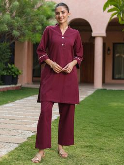 Rain & Rainbow - Maroon Cotton Three Fourth Sleeves Kurta With Pant