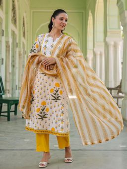 Rain & Rainbow - White Cotton Three Fourth Sleeves Kurta With Pant & Dupatta
