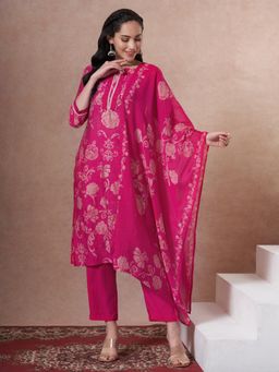 FASHOR - Pink Muslin Silk Three Fourth Sleeves Kurta With Pant & Dupatta