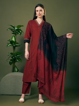 FASHOR - Maroon Cotton Three Fourth Sleeves Kurta With Pant & Dupatta