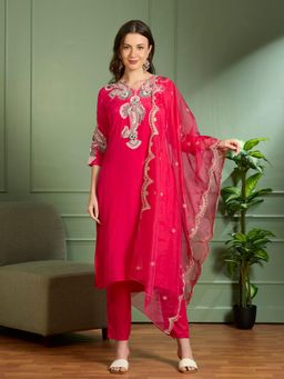 FASHOR - Pink Silk Blend Three Fourth Sleeves Kurta With Pant & Dupatta