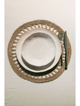 H&M - Beige 4-Pack Straw Place Mats