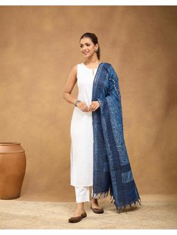 Fabindia - Women Indigo Cotton Blend Dabu Printed Dupatta