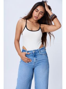 COLOR CAPITAL - Sleek Line Detail Bodysuit White