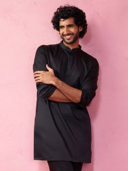Vastramay - Black Solid Regular Kurta