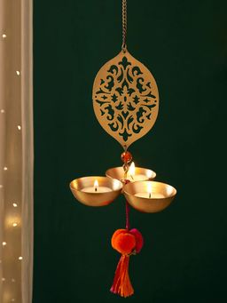 DecorTwist - Elegant Hanging Tea-Light Holder
