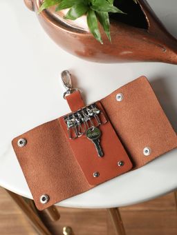 Aditi Wasan - Genuine Leather Tan Key Holder